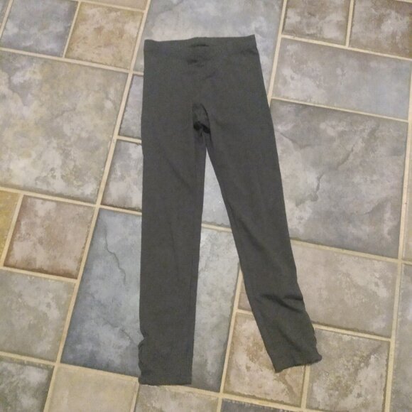 Girl's Old Navy size 8 Built in tough lattice hem grey active wear leggings - Picture 1 of 10